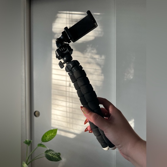 Flexible tripod with adjustable legs - Picture 2 of 4